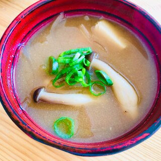 しめじと豆腐のお味噌汁